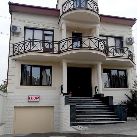 Leon Hotel Tbilisi Buitenkant foto