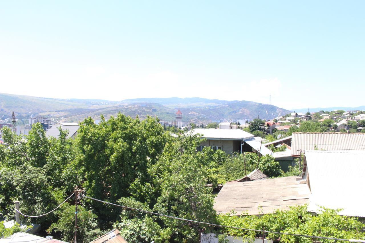 Leon Hotel Tbilisi Buitenkant foto