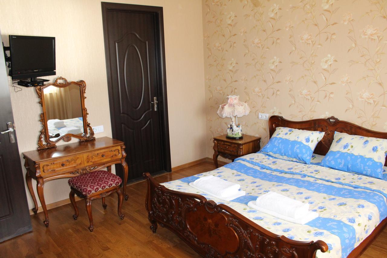 Leon Hotel Tbilisi Buitenkant foto