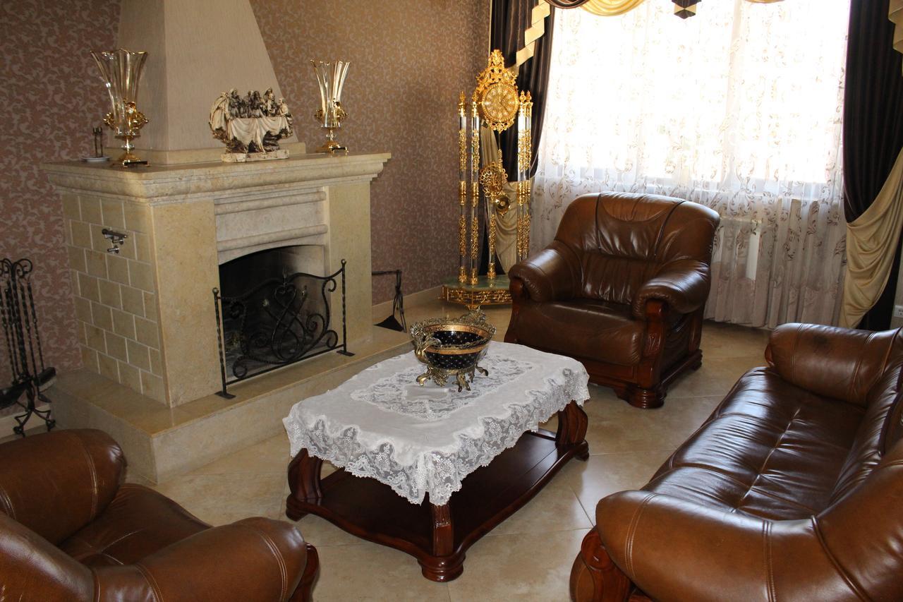 Leon Hotel Tbilisi Buitenkant foto