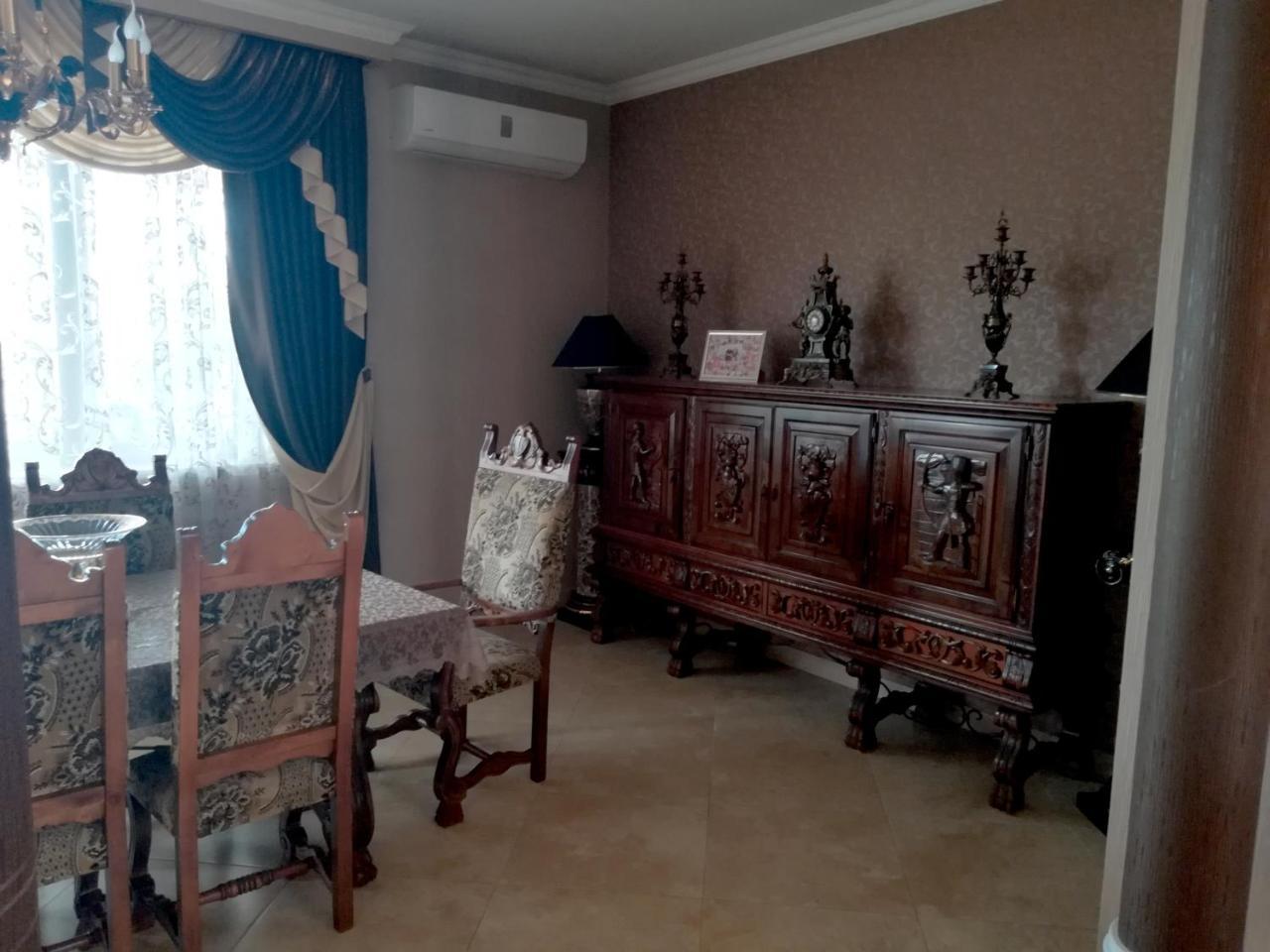 Leon Hotel Tbilisi Buitenkant foto