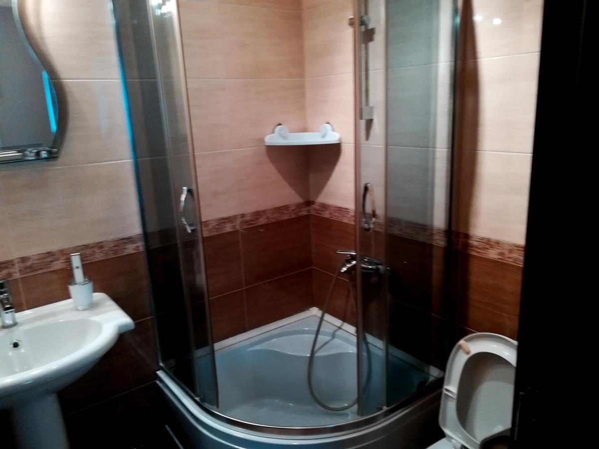 Leon Hotel Tbilisi Buitenkant foto