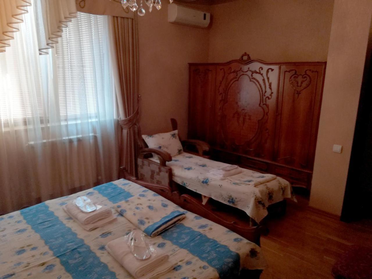Leon Hotel Tbilisi Buitenkant foto