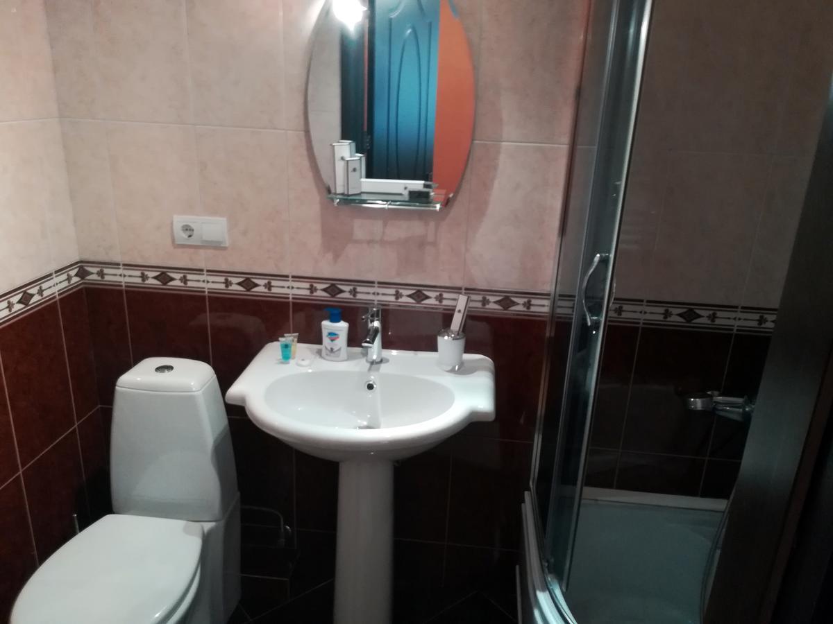 Leon Hotel Tbilisi Buitenkant foto