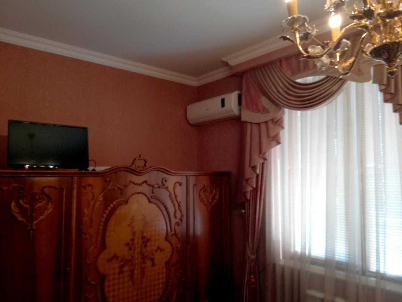 Leon Hotel Tbilisi Buitenkant foto