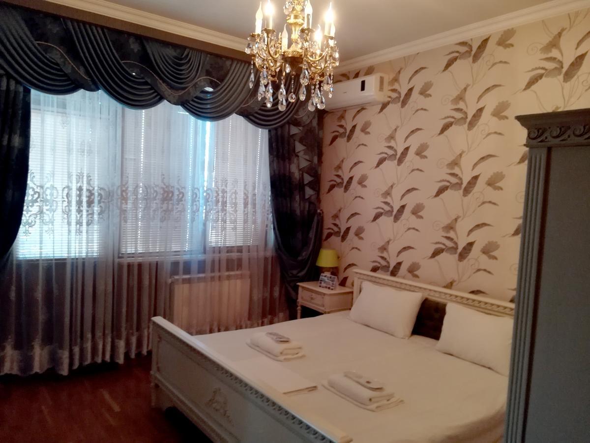 Leon Hotel Tbilisi Buitenkant foto