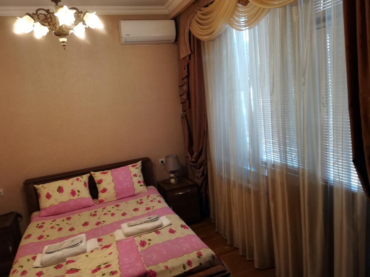 Leon Hotel Tbilisi Buitenkant foto