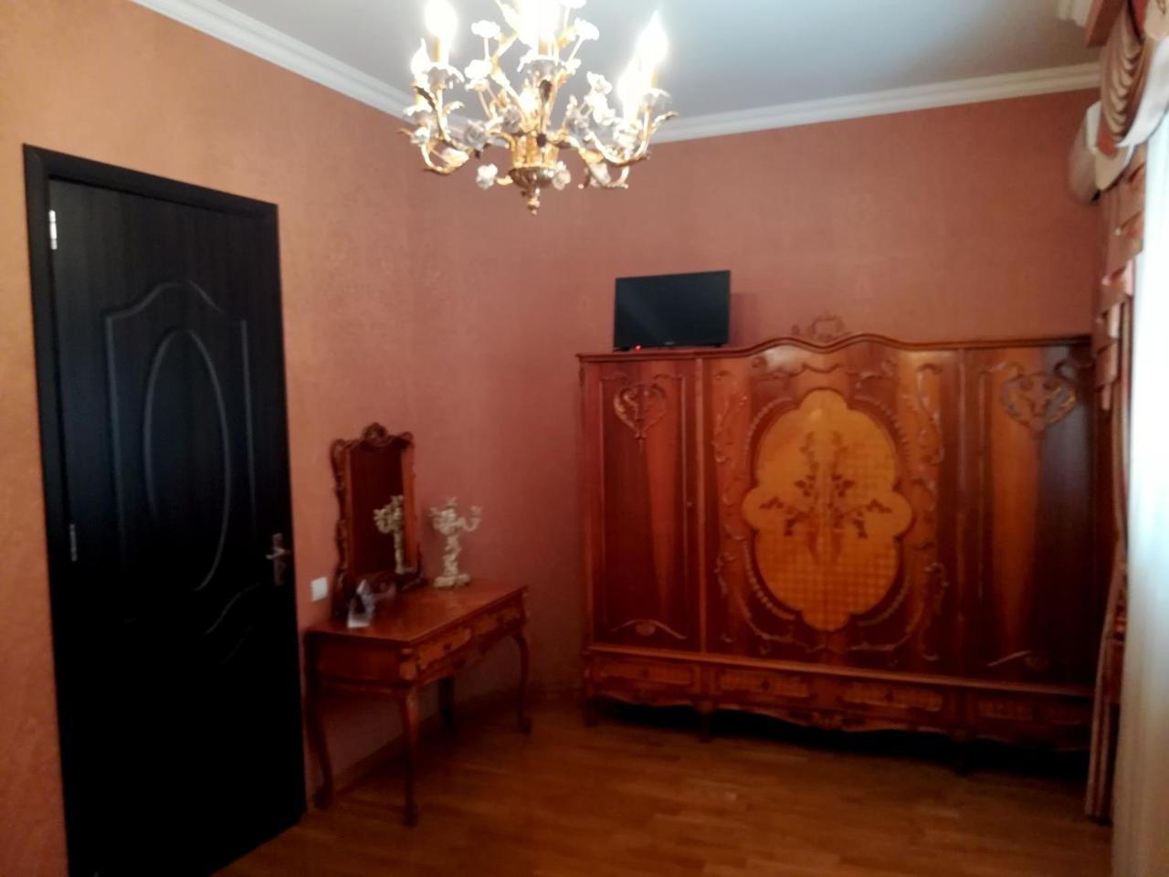 Leon Hotel Tbilisi Buitenkant foto